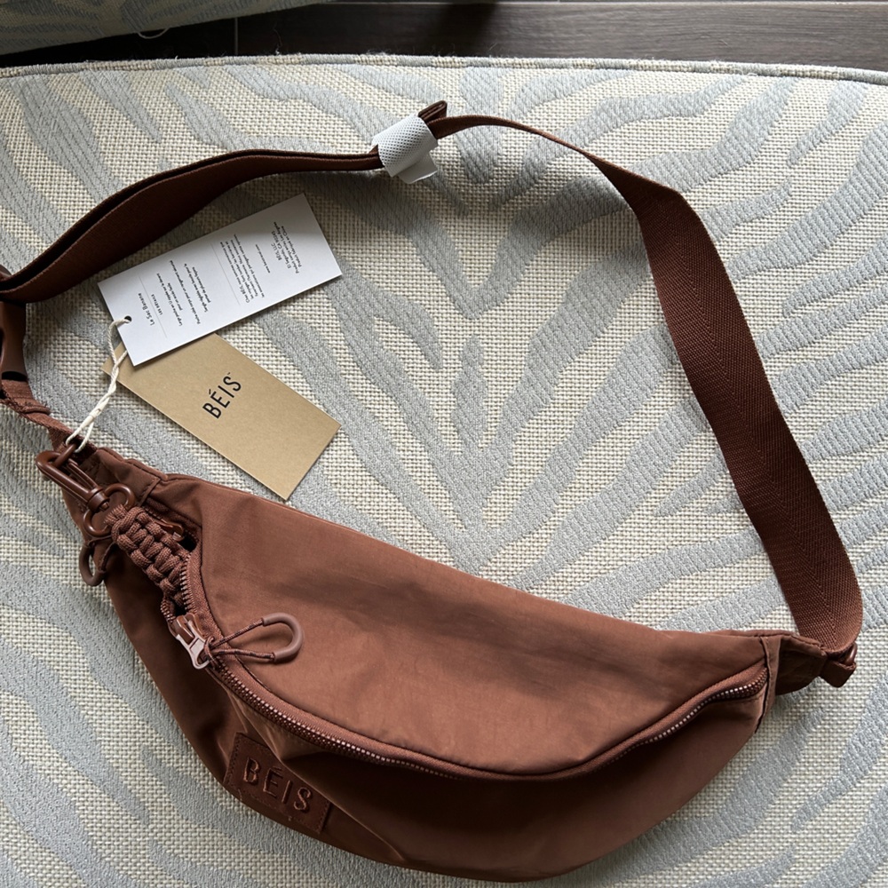 NWT BEIS TRAVEL BAG.